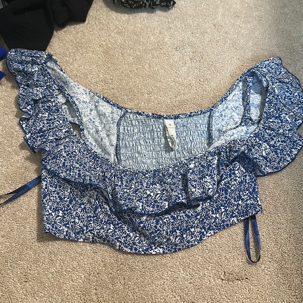 Valija Blue and White crop top